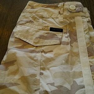 Brand new never worn sanctuary cropped camo